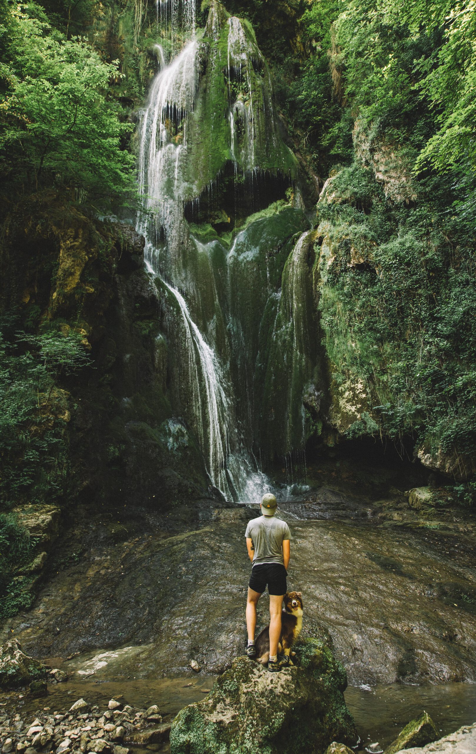 Une Cascade Exotique Dans Le Lot Backpack And Salty Hair