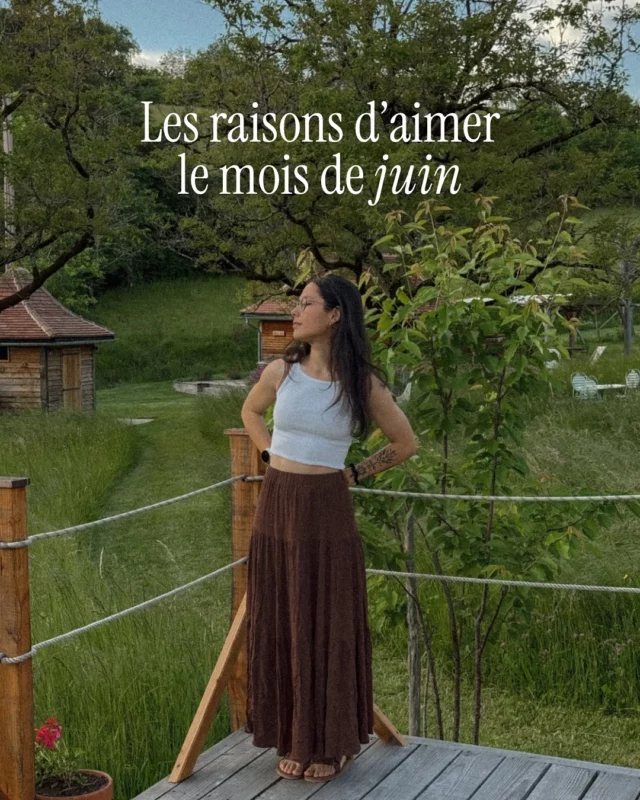 sur 10, tu mets combien au mois de juin ? 🍒☀️🧺  le linge qui sent le soleil, les cerises tièdes cueillies à la main, les soirées qui n’en finissent pas… juin a ce goût des premières journées qui sentent l’été  les tilleuls embaument l’air, les chemins nous mènent plus haut en altitude, et les pieds nus retrouvent l’herbe 🌾  #juin #seasonalliving #softsummer #slowdays #softlife